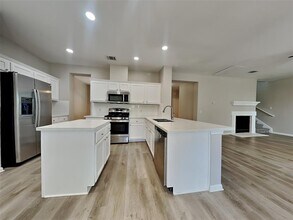 501 Tobin Dr in Buda, TX - Building Photo - Building Photo