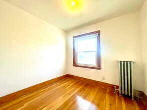 27 South Crescent Circuit, Unit A in Boston, MA - Building Photo - Building Photo