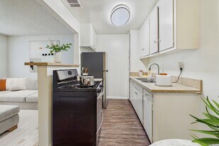 Roscoe Terrace in Canoga Park, CA - Building Photo