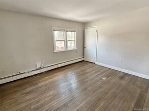 4 Riverview Ave in New Windsor, NY - Building Photo - Building Photo