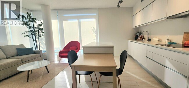 180 E 2nd Ave in Vancouver, BC - Building Photo - Building Photo