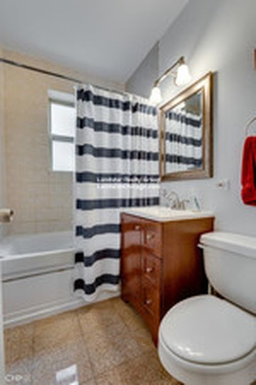 3839 N Western Ave-Unit -2 in Chicago, IL - Building Photo - Building Photo