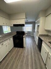 11927 Troulon Dr in Houston, TX - Foto de edificio - Building Photo
