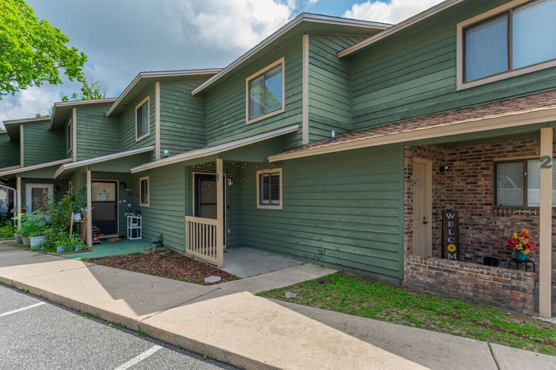 115 Hughes St NE in Fort Walton Beach, FL - Building Photo
