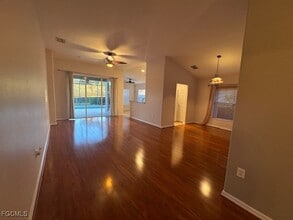 10018 Oakhurst Way in Ft. Myers, FL - Building Photo - Building Photo