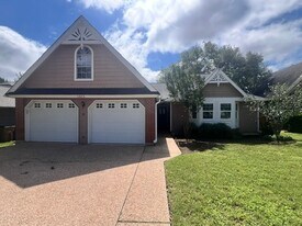 5833 Secrest Dr in Austin, TX - Building Photo