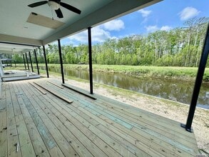 12811 St Croix Ct in Maurepas, LA - Foto de edificio - Building Photo
