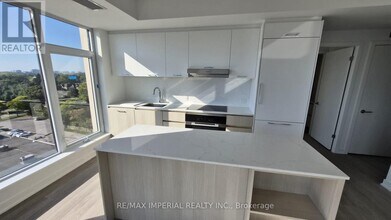 8188 Yonge St in Vaughan, ON - Building Photo - Building Photo