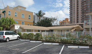 Sunset Gardens Apartments in Pompano Beach, FL - Building Photo - Building Photo