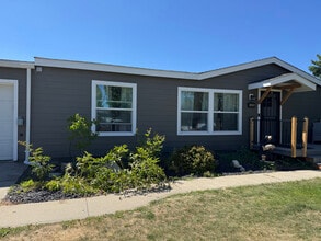 1400 Evergreen Rd in Deer Park, WA - Building Photo - Building Photo