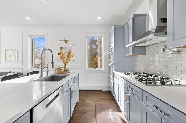 27 Hackensack Plank Rd in Weehawken, NJ - Building Photo - Building Photo