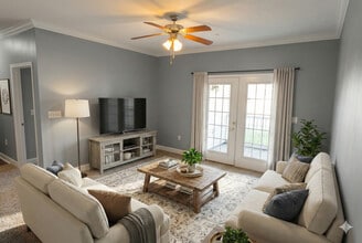 Ocean Springs Station in Ocean Springs, MS - Foto de edificio - Building Photo