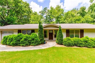 3014 Skyland Dr NE in Chamblee, GA - Building Photo - Building Photo