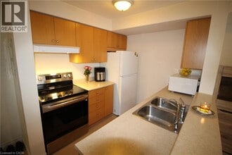 45 Cedarhill Crescent in Kitchener, ON - Building Photo - Building Photo