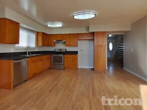 110 Inverness Dr in Vallejo, CA - Foto de edificio - Building Photo