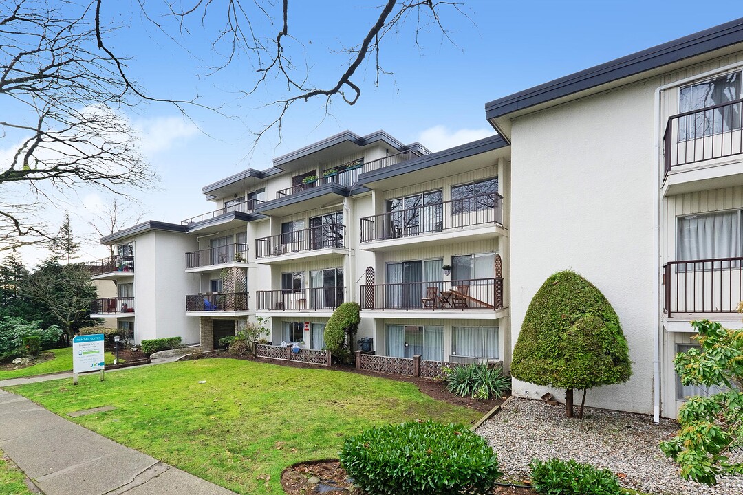 Frederick Manor in Vancouver, BC - Building Photo