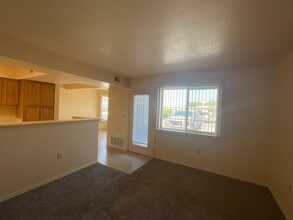 Vista Montana in Las Cruces, NM - Building Photo - Building Photo