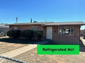 5732 Arrowhead Dr in El Paso, TX - Building Photo