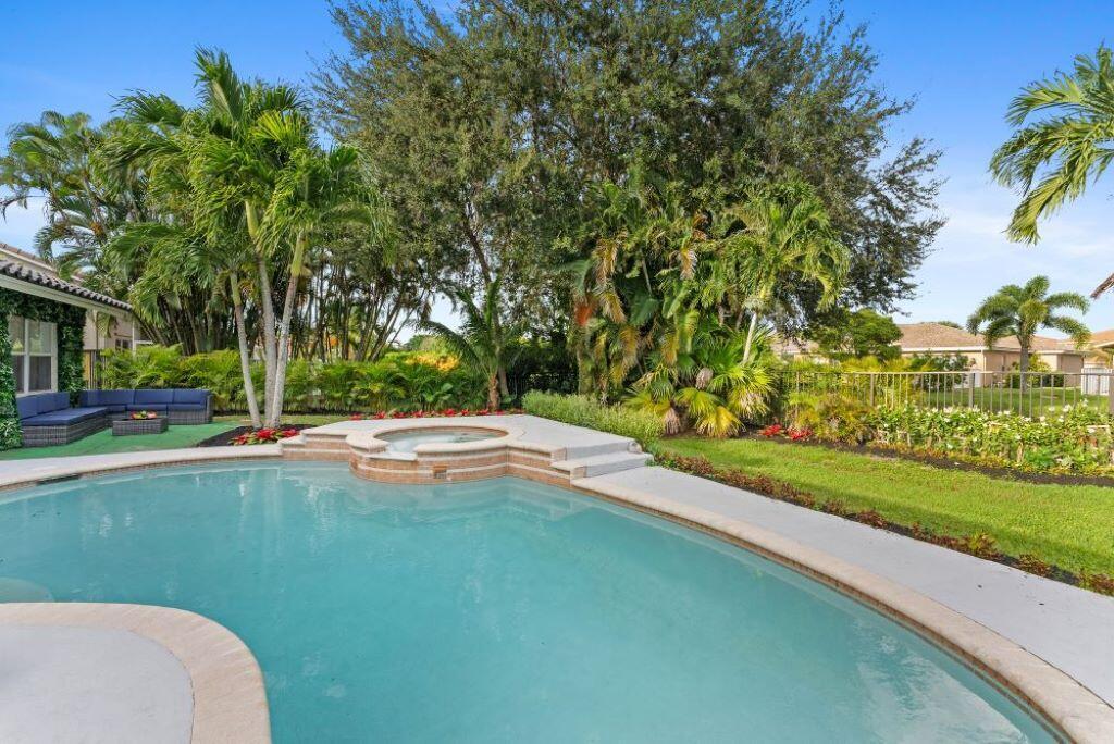 10903 Paso Fino Dr in Wellington, FL - Building Photo