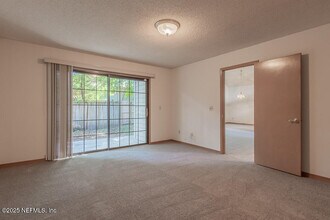 3619 Bridgewood Dr in Jacksonville, FL - Building Photo - Building Photo