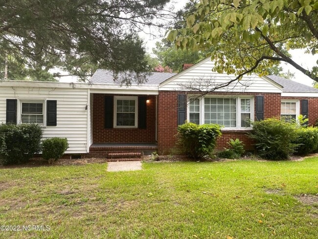 property at 2901 Jefferson Dr