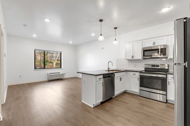 5328 Ridge Ave, Unit 2nd Fl photo'