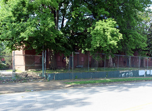 Peachtree South Apartments in Memphis, TN - Building Photo - Building Photo