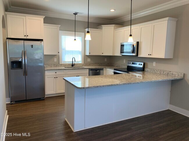 423 Elgin Rd in Hubert, NC - Building Photo - Building Photo