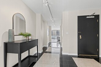 850 N Dewitt Pl in Chicago, IL - Foto de edificio - Building Photo