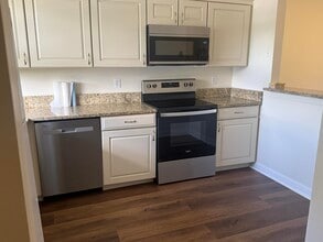 1270 SE Parkview Pl in Stuart, FL - Building Photo - Building Photo