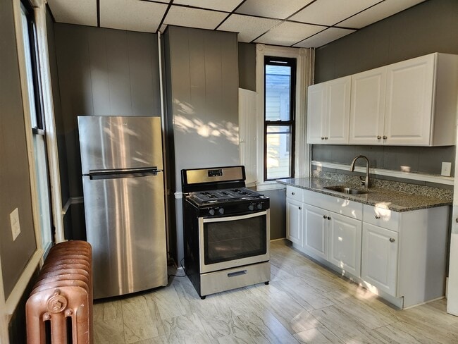 2201 15th St, Unit Apartment 1R