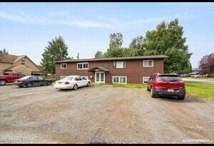 12250 Ellen Ave, Unit Apartment 3 in Anchorage, AK - Building Photo