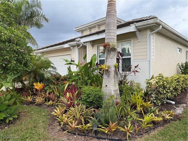 16542 Crescent Beach Way in Bonita Springs, FL - Foto de edificio - Building Photo