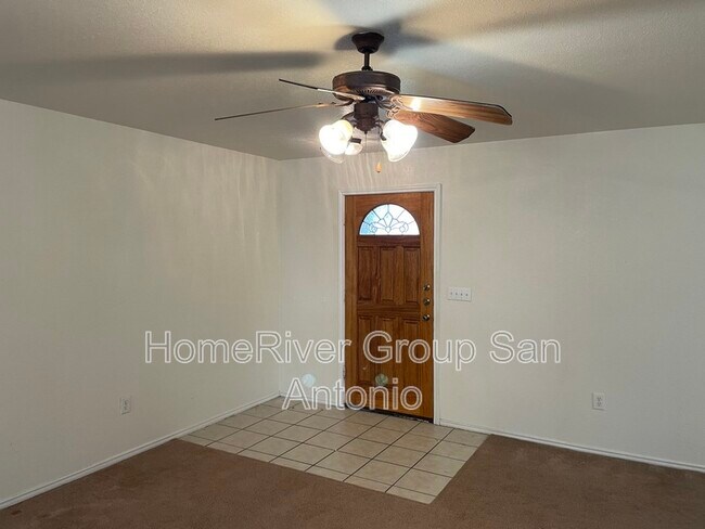 8314 Steep Valley in Converse, TX - Foto de edificio - Building Photo