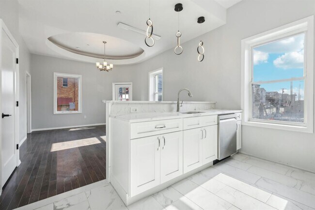 541 70th St, Unit 1 in Guttenberg, NJ - Building Photo - Building Photo
