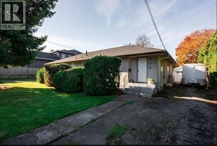 7711 Eperson Rd in Richmond, BC - Building Photo