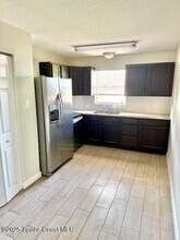 304 Delespine Ave in Titusville, FL - Foto de edificio - Building Photo