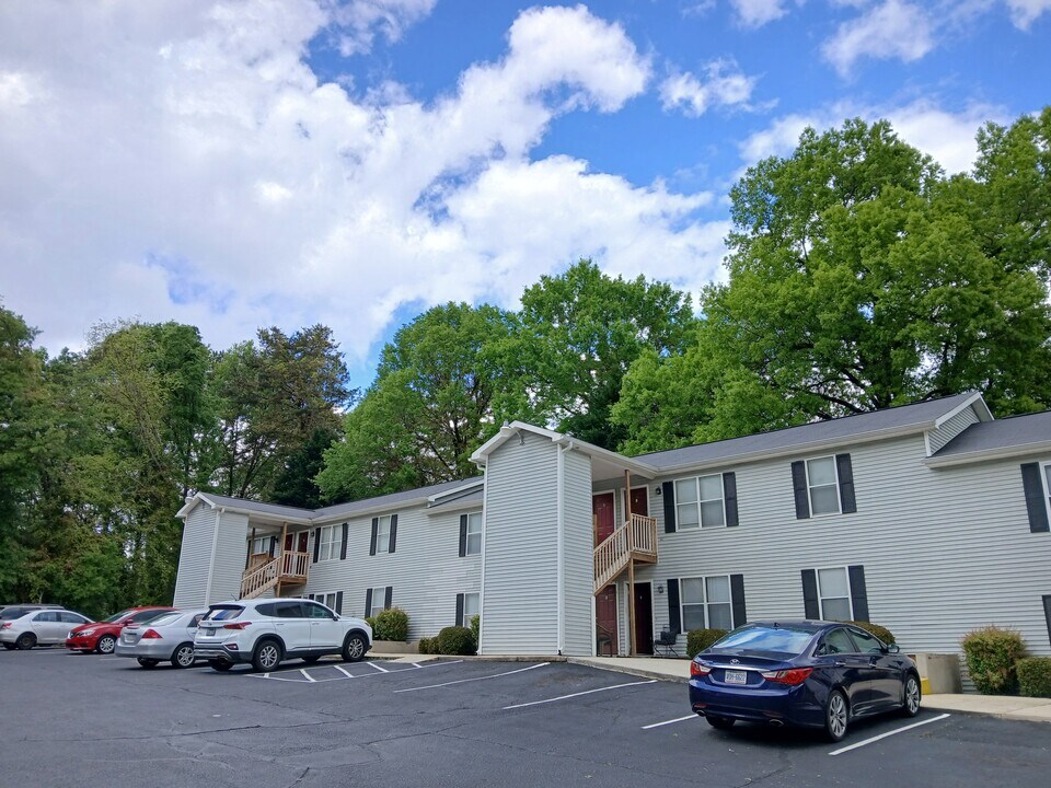 The Belvedere Apartments in Gastonia, NC - Foto de edificio
