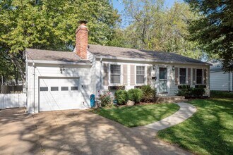 317 S Old Orchard Ave in Webster Groves, MO - Building Photo - Building Photo