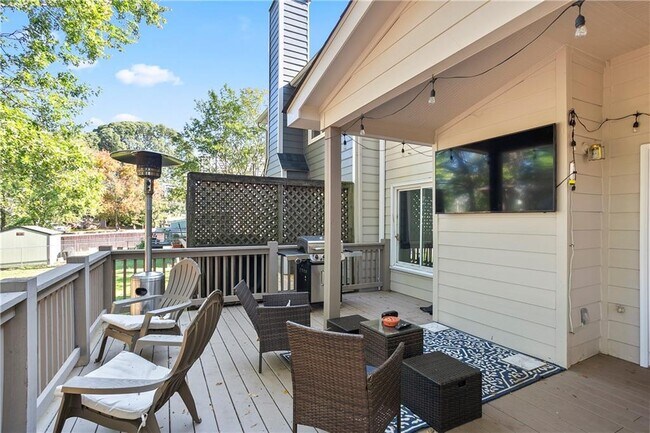 2584 Old Roswell Rd in Smyrna, GA - Building Photo - Building Photo