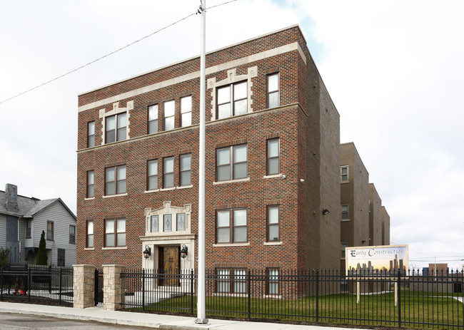 Charlotte Apartments in Detroit, MI - Building Photo - Building Photo