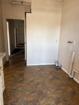 1827-1829 Main St in Blakely, PA - Building Photo