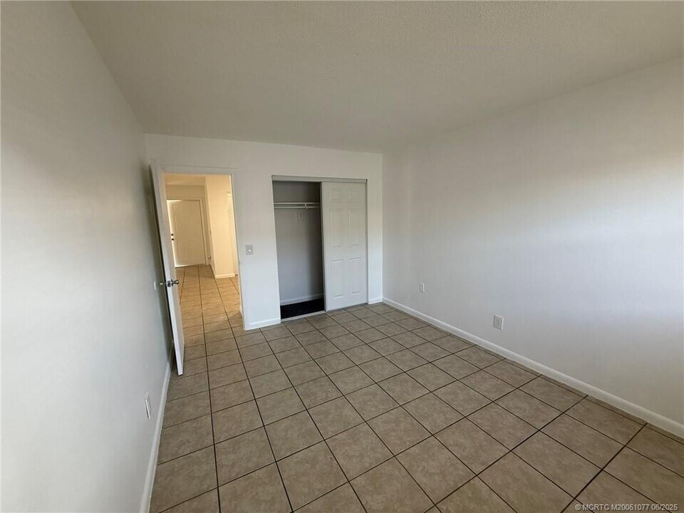 1865 40th Ave in Vero Beach, FL - Building Photo