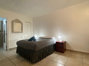 709 NE 2nd Ct in Hallandale Beach, FL - Building Photo - Building Photo