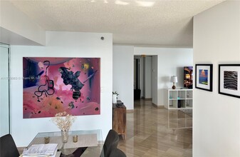 4000 Towerside Ter, Unit # 1101 in Miami, FL - Building Photo - Building Photo