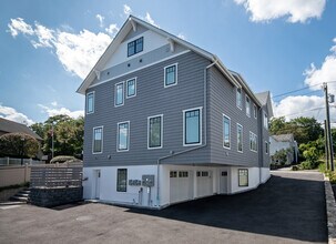 95 Locust Ave in New Canaan, CT - Building Photo - Building Photo
