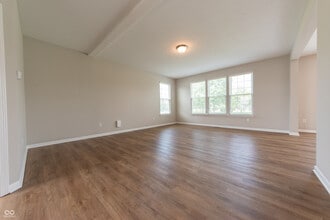 7042 Pinnacle Dr in Columbus, IN - Building Photo - Building Photo