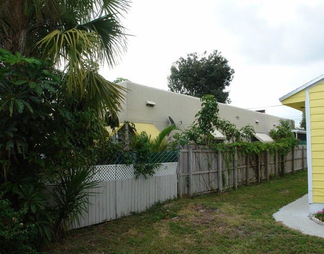 1922 Mckinley St in Hollywood, FL - Building Photo - Building Photo