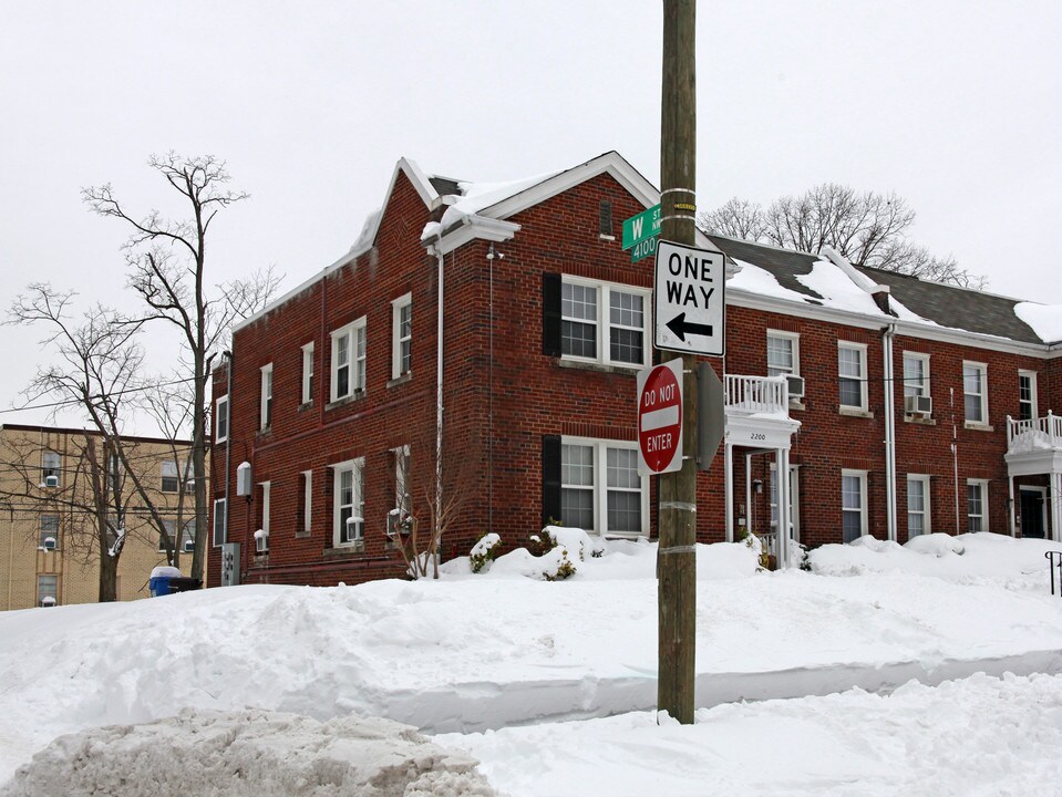 2200 40th Pl NW in Washington, DC - Building Photo