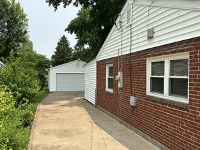 965 Harrison St in Florissant, MO - Building Photo - Building Photo
